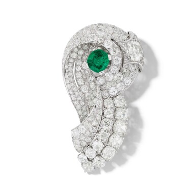 View full screen - View 1 of Lot 29. Mellerio dits Meller | Broche émeraude et diamants | Emerald and diamond brooch.