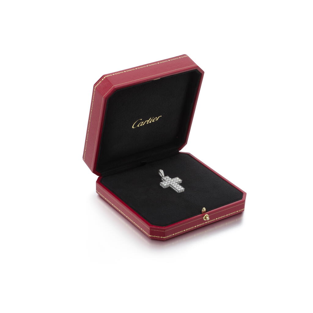 View full screen - View 1 of Lot 220. Diamond pendant | Pendente in diamanti .