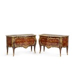 Paire de commodes en marqueterie d’amarante et satiné et bronze doré de style Louis XV