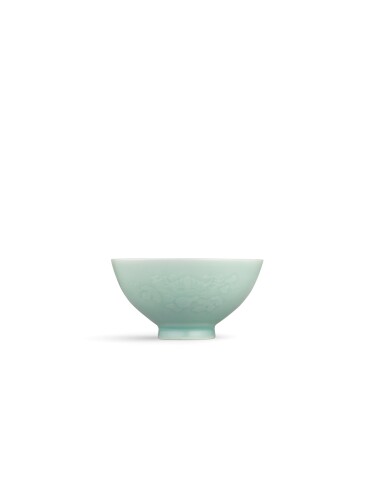 View full screen - View 1 of Lot 3633. A fine moulded celadon-glazed 'bat and gourd' bowl, Mark and period of Yongzheng | 清雍正 粉青釉福壽綿綿盌 《大清雍正年製》款.