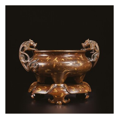 View full screen - View 1 of Lot 625. A RARE GILT-SPLASHED BRONZE TRIPOD CENSER AND STAND, 17TH / 18TH CENTURY.