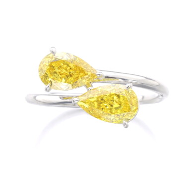 View full screen - View 1 of Lot 112. FANCY VIVID ORANGY YELLOW DIAMOND RING.