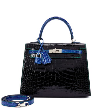 View full screen - View 1 of Lot 6196. Black and Bleu Électrique Shiny Mississippiensis Alligator HSS Kelly 25 Sellier Brushed Gold Hardware, 2020.