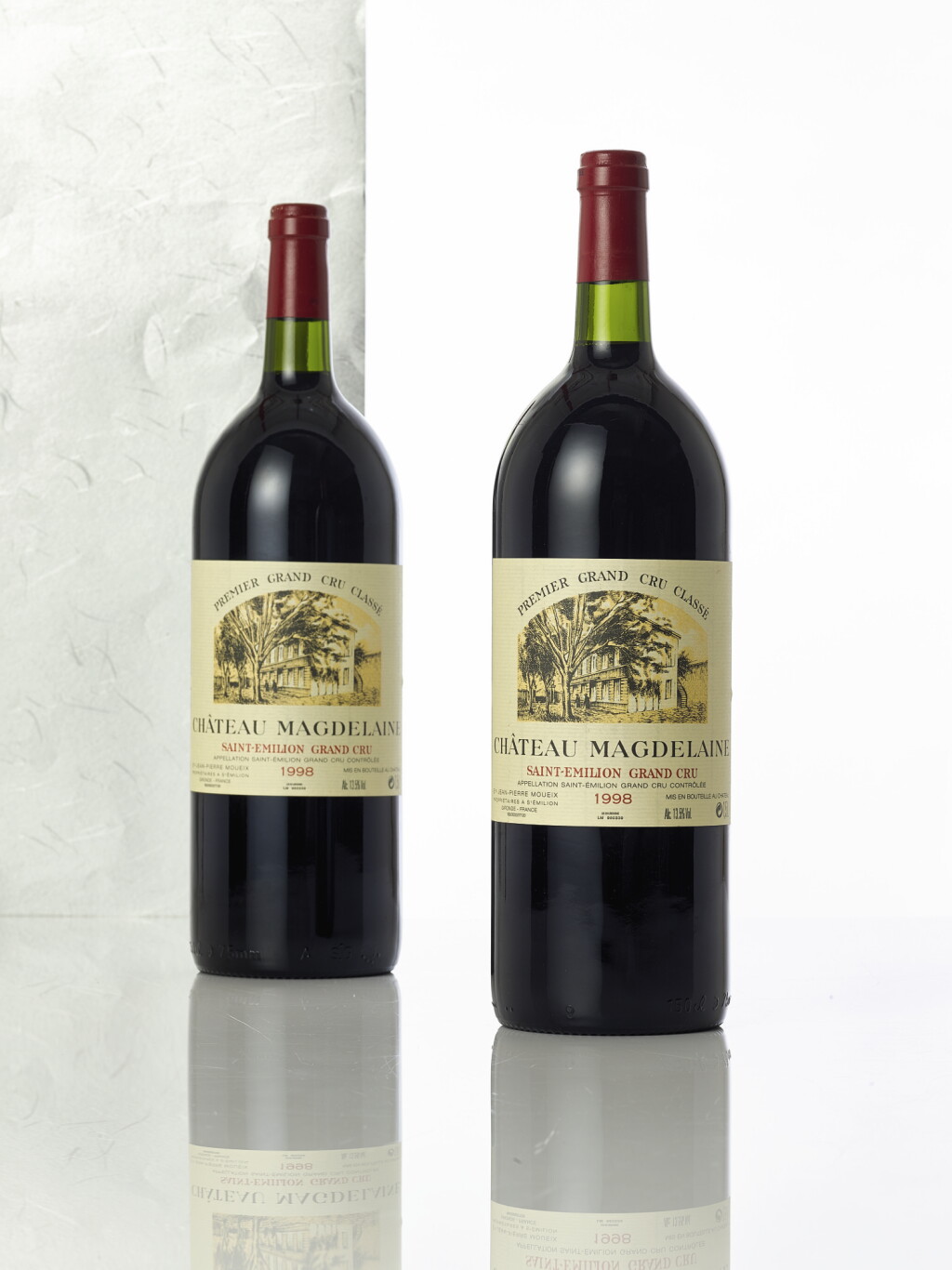View full screen - View 1 of Lot 5701. Château Magdelaine 1998 (5 MAG).