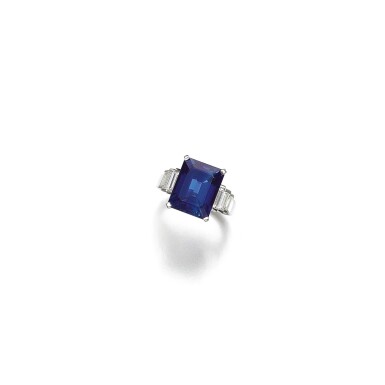 View full screen - View 1 of Lot 159. SAPPHIRE AND DIAMOND RING.