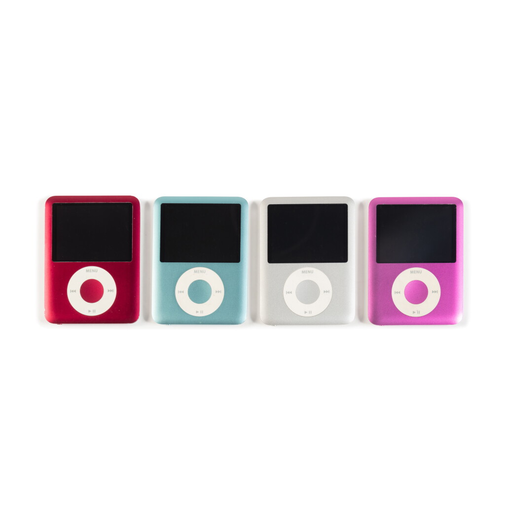 View full screen - View 1 of Lot 234. A set of four Apple iPod Nano, 8 giga, 3rd generation (2007).