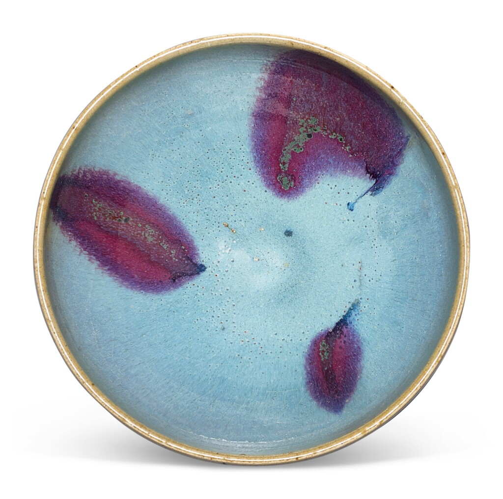View full screen - View 1 of Lot 415. A JUNYAO PURPLE-SPLASHED BOWL NORTHERN SONG - JIN DYNASTY | 北宋至金 鈞窰天青釉紫斑歛口盌.