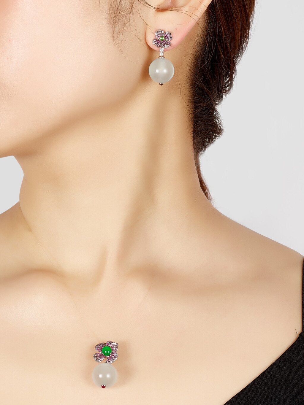 View full screen - View 1 of Lot 1156. JADEITE, GEM SET AND DIAMOND DEMI-PARURE | 天然翡翠 配 寶石 及 鑽石 吊墜及吊耳環套裝.