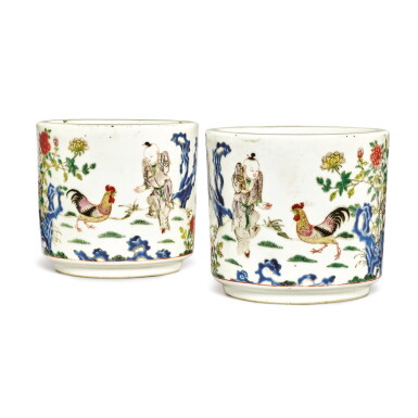 View full screen - View 1 of Lot 811. AN UNUSUAL PAIR OF FAMILLE-ROSE 'CHICKEN' JARDINIERES, QING DYNASTY, 19TH CENTURY.