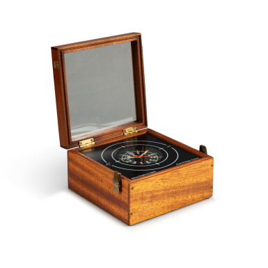 View full screen - View 1 of Lot 495. Patek Philippe for Kelvin Hughes, 177/10 Horloge de bureau en bois | Wooden deck clock Vers 1970 | Circa 1970.