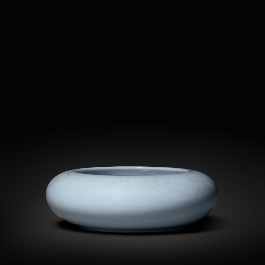 View full screen - View 1 of Lot 578. A 'clair-de-lune'-glazed washer, Qing dynasty, 19th / early 20th century | 清十九 / 二十世紀初 天藍釉鏜鑼洗 《大清康熙年製》仿款.