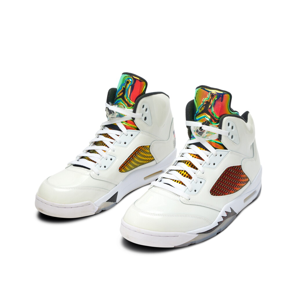 全螢幕檢視 - 查看38Nike Air Jordan 5 Retro ‘NFL Helmet’ Sample | Size 13 的1