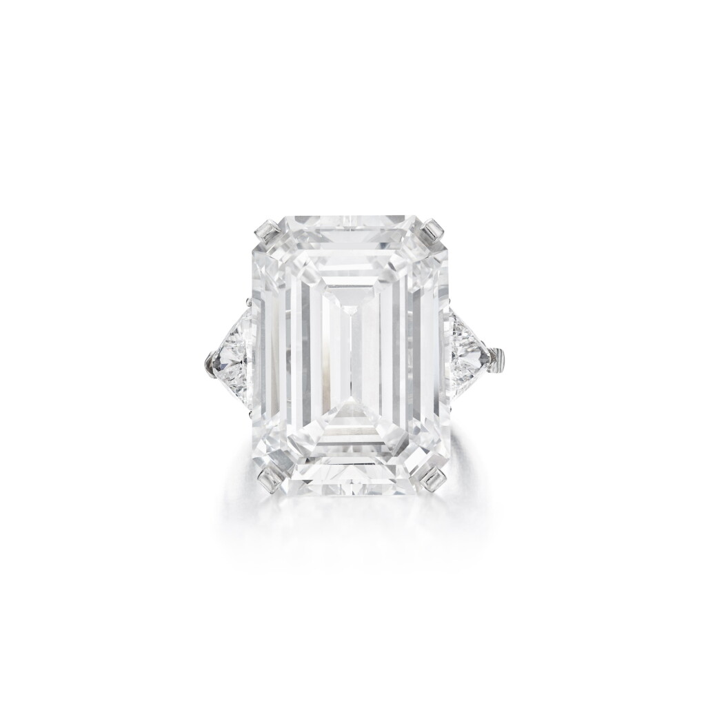 View full screen - View 1 of Lot 40. Highly Important Diamond Ring.