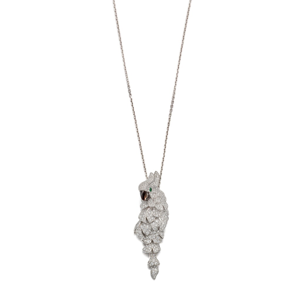 View full screen - View 1 of Lot 1221. MOTHER-OF-PEARL, EMERALD AND DIAMOND 'LES OISEAUX LIBÉRÉS' PENDANT NECKLACE | 卡地亞 | 貝母 配 祖母綠 及 鑽石 'LES OISEAUX LIBÉRÉS' 吊墜項鏈.