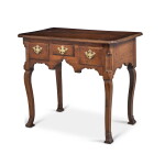 Rare Queen Anne Walnut Dressing Table, possibly New Jersey, Circa 1735