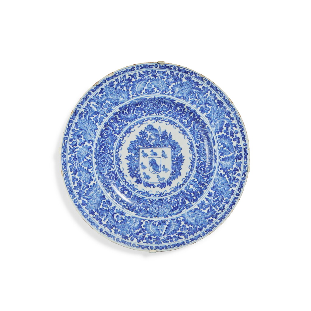 View full screen - View 1 of Lot 683. A Rare Large Chinese Export Armorial Plate, Qing Dynasty, Kangxi Period.