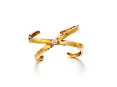 View full screen - View 1 of Lot 1601. 'Graffiti X' Gold and Diamond Cuff Bangle | Paloma Picasso for Tiffany & Co. | Paloma Picasso 為蒂芙尼設計 'Graffiti X' K金 配 鑽石 手鐲.