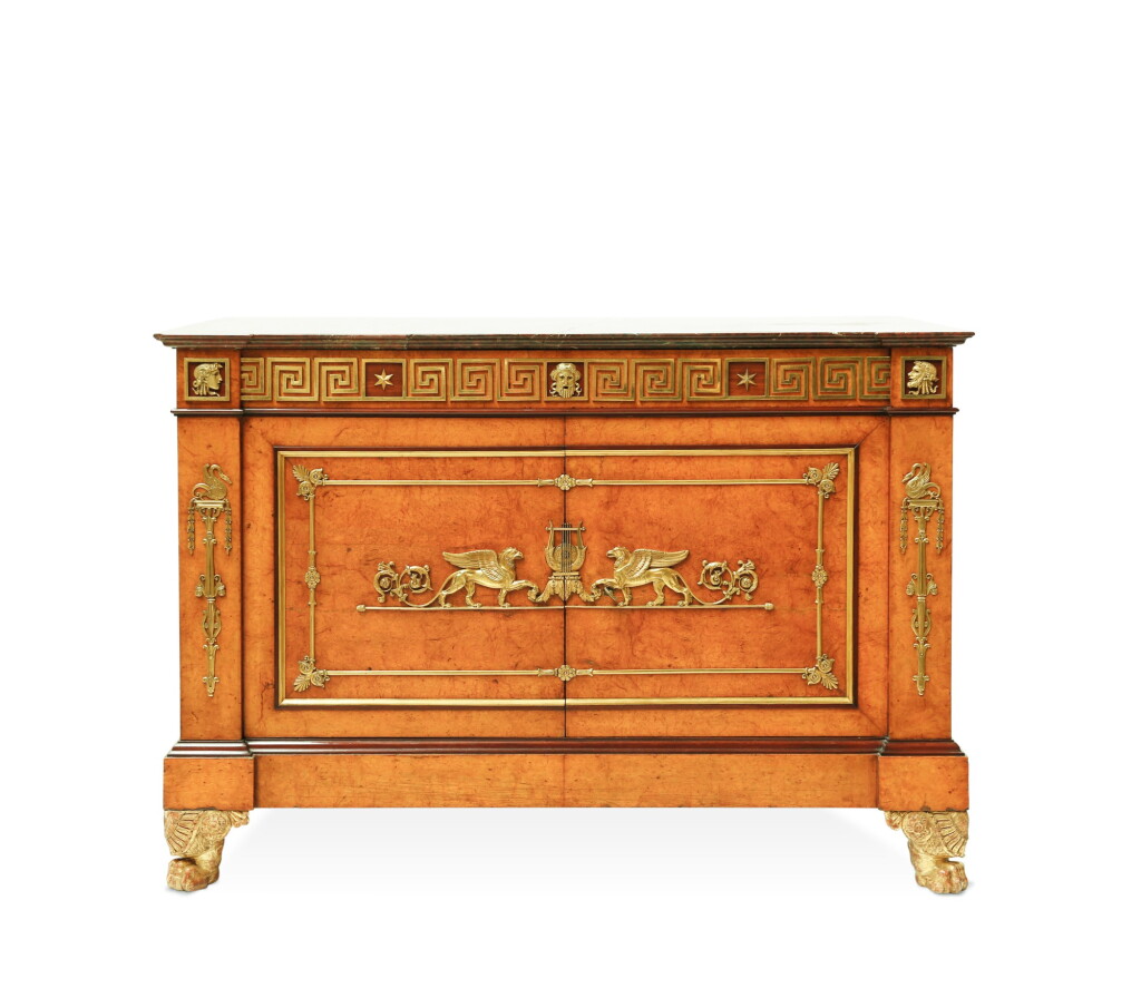 View full screen - View 1 of Lot 74. AN ASH BURR, AMARANTH AND GILT-BRONZE COMMODE À L'ANGLAISE ATTRIBUTED TO JOSEPH MARIE BÉNARD, PARIS, CIRCA 1825 | COMMODE À L'ANGLAISE EN LOUPE DE FRÊNE, AMARANTE ET BRONZE DORÉ ATTRIBUÉE À JOSEPH MARIE BÉNARD, PARIS, VERS 1825.