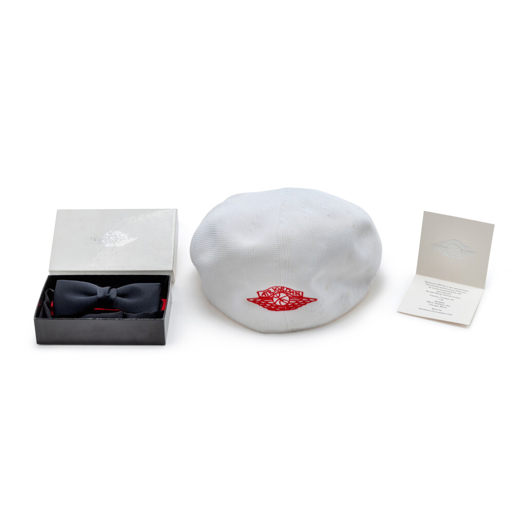 全萤幕检视 - 查看3Mid-1980s Air Jordan Cap, Bow Tie, and Invitation from Air Jordan Line Launch Party 的1