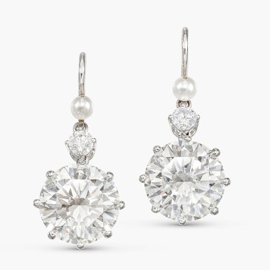View full screen - View 1 of Lot 1652. Pair of Diamond and Seed Pearl Pendent Earrings | 6.86 及 6.85克拉 圓形 J色 鑽石 配 珍珠 耳墜 一對.