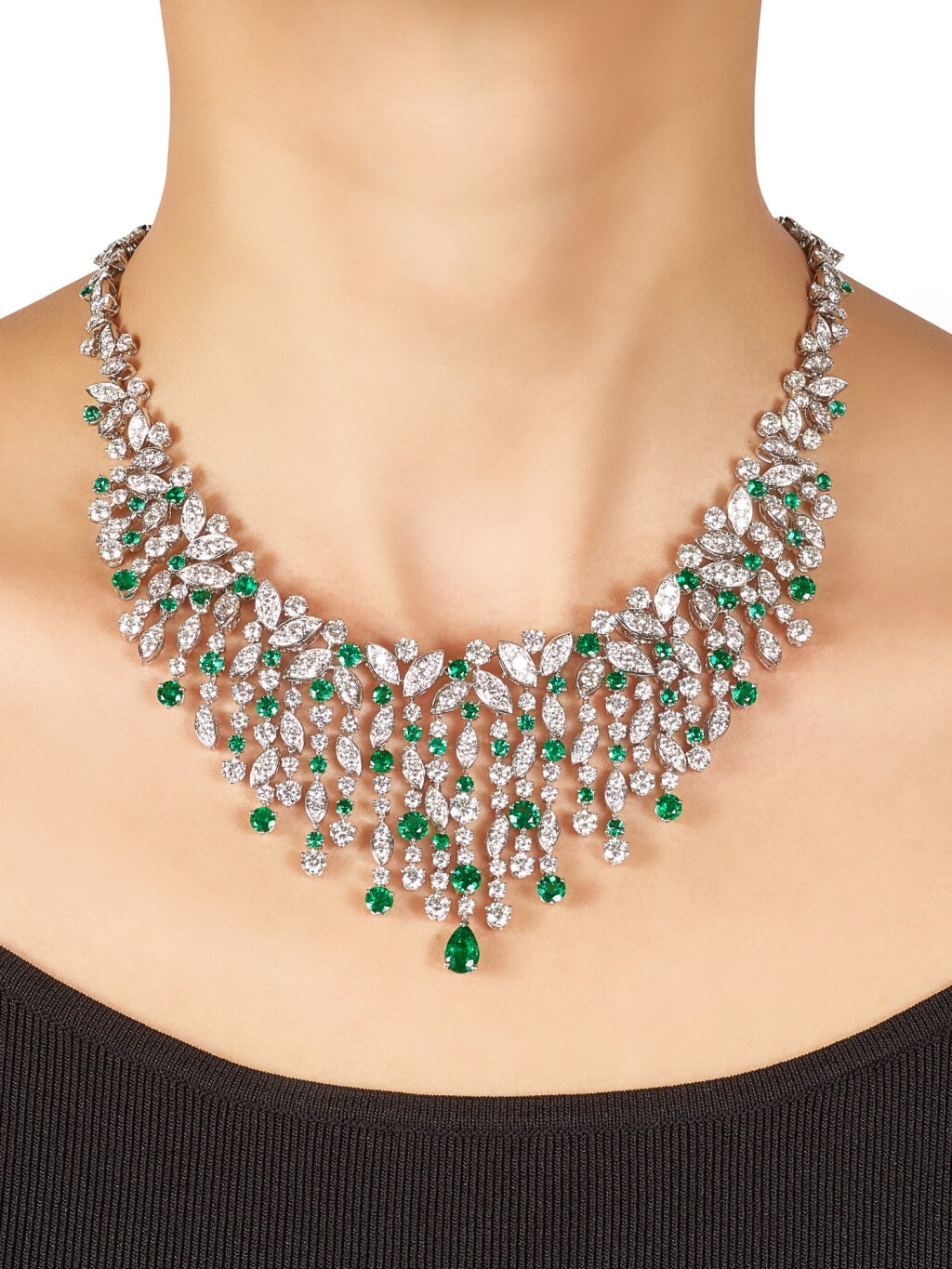 View full screen - View 1 of Lot 1037. 'Rhythm' Emerald and Diamond Necklace | 格拉夫| 'Rhythm' 祖母綠 配 鑽石 項鏈 (祖母綠及鑽石共重約12.20及34.80克拉).
