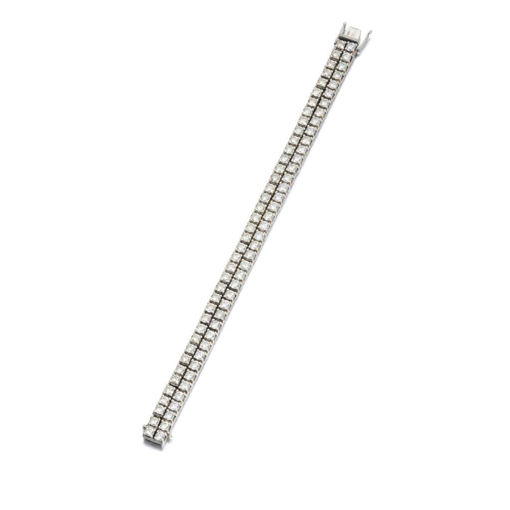 View full screen - View 1 of Lot 820. Diamond bracelet.