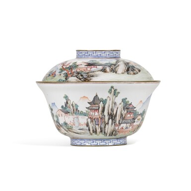 View full screen - View 1 of Lot 298. A painted enamel bowl and cover, 20th century | 二十世紀 銅胎畫琺瑯山水圖蓋盌 《大清乾隆年製》仿款.