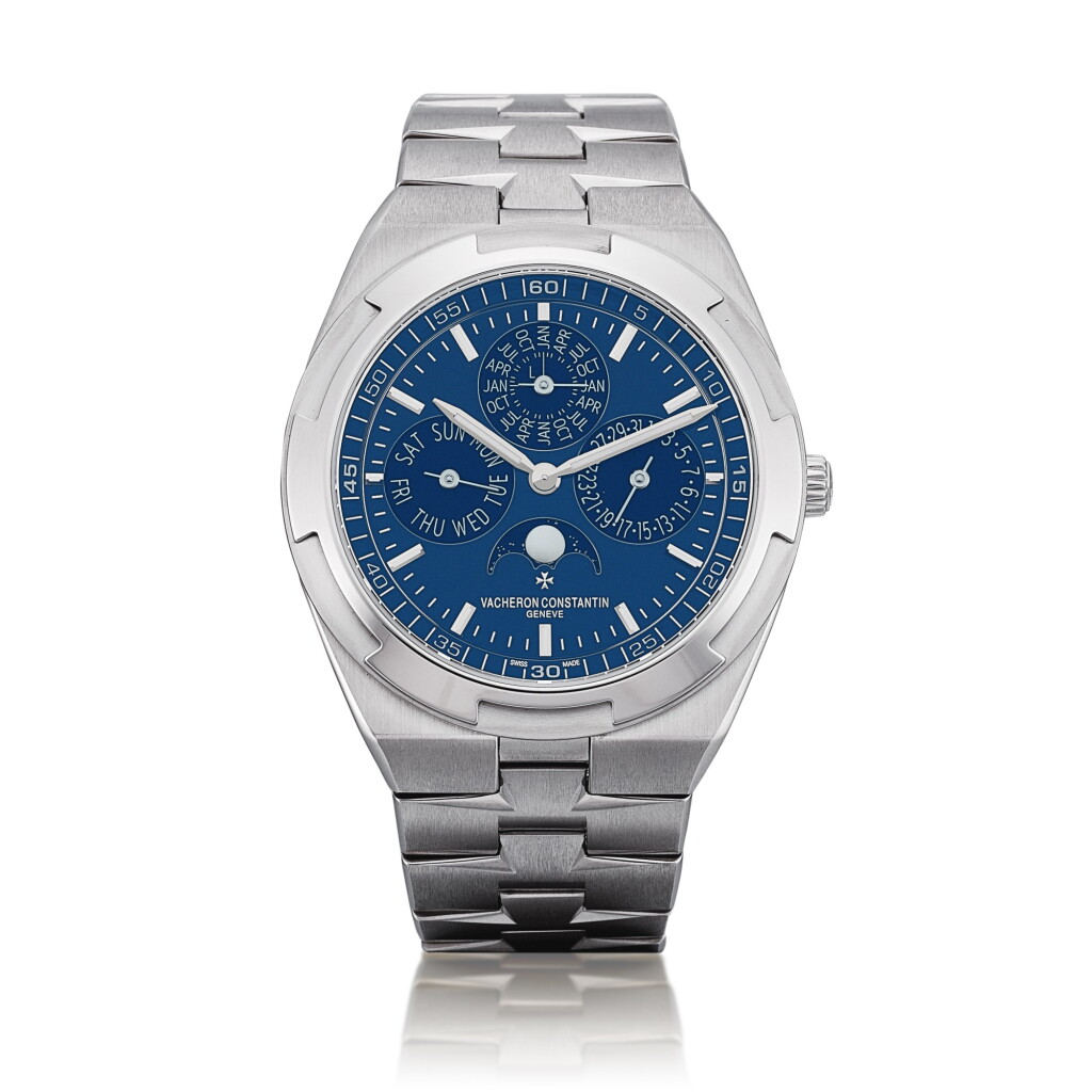 View full screen - View 1 of Lot 2208. Overseas Perpetual Calendar Ultra-Thin, Reference 4300V/120G-B945| A brand new white gold ultra-thin anti-magnetic perpetual calendar wristwatch with day, date, moon phases, leap year indication and bracelet, Circa 2022 | 江詩丹頓 | Overseas Perpetual Calendar Ultra-Thin 型號 4300V/120G-B945 | 全新白金超薄防磁萬年曆鏈帶腕錶,備月相、星期及閏年顯示,約2022年製.