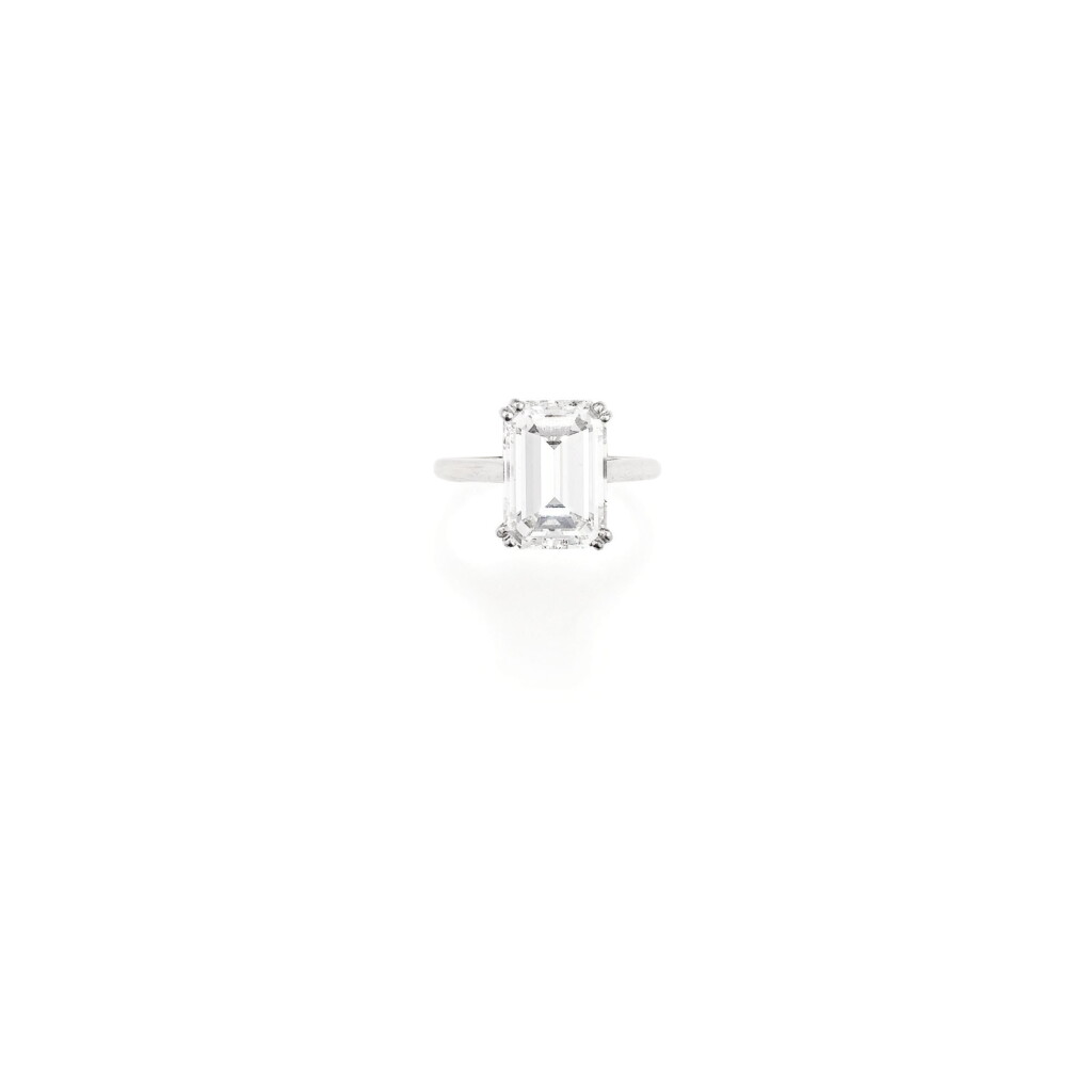 View full screen - View 1 of Lot 270. BAGUE DIAMANT | DIAMOND RING.