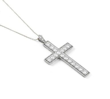 View full screen - View 1 of Lot 56. PENDENTIF DIAMANTS | DIAMOND PENDANT.