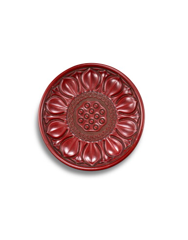 View full screen - View 1 of Lot 2022. A rare carved cinnabar lacquer 'lotus' dish, Late Yuan - early Ming dynasty | 元末至明初 剔紅蓮蓬紋盤.
