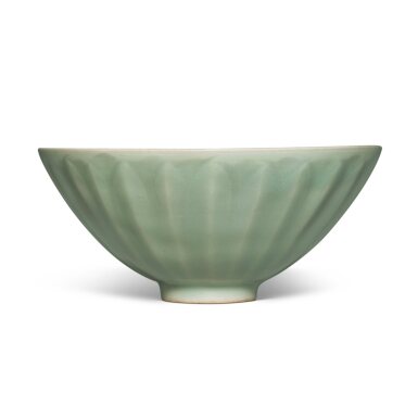 View full screen - View 1 of Lot 228. A 'Longquan' celadon-glazed 'lotus' bowl, Southern Song dynasty | 南宋 龍泉窰青釉蓮瓣盌.