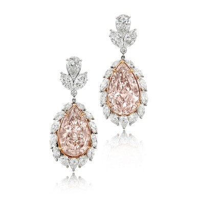 View full screen - View 1 of Lot 1892. Pair of Fancy Pink Diamond and Diamond Pendent Earrings | 11.17 及 10.85 克拉 彩粉紅色鑽石 配 鑽石 耳墜一對.