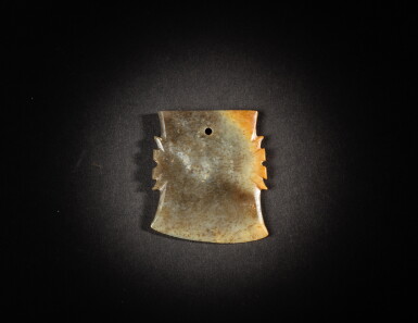 View full screen - View 1 of Lot 86. A small jade notched axe, late Shang dynasty, early Western Zhou period, 11th - 10th century BC | 商末至西周初 公元前十一至十世紀 玉斧.
