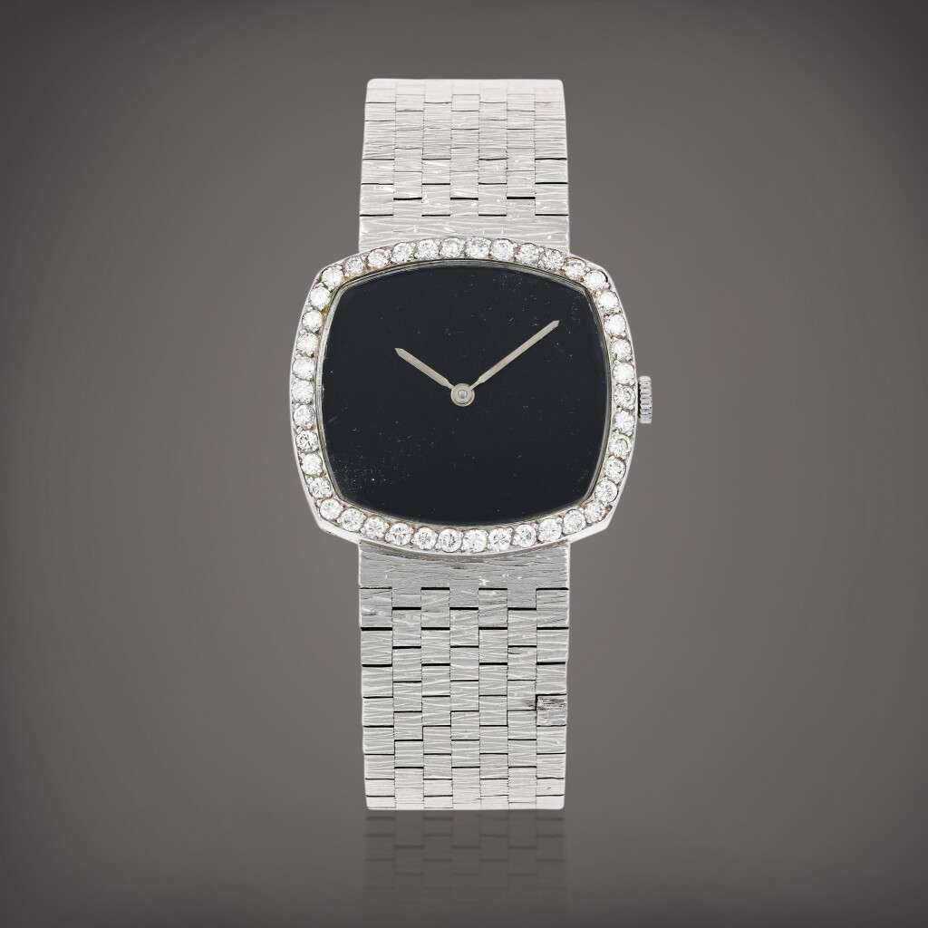 View full screen - View 1 of Lot 201. Montre bracelet en or gris et sertie de diamants | White gold diamond-set bracelet watch Vers 1970 | Circa 1970.
