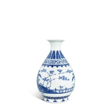 View full screen - View 1 of Lot 3337. A blue and white 'garden' vase, yuhuchunping, Mark and period of Tongzhi | 清同治 青花庭院蕉石玉壺春瓶 《大清同治年製》款.