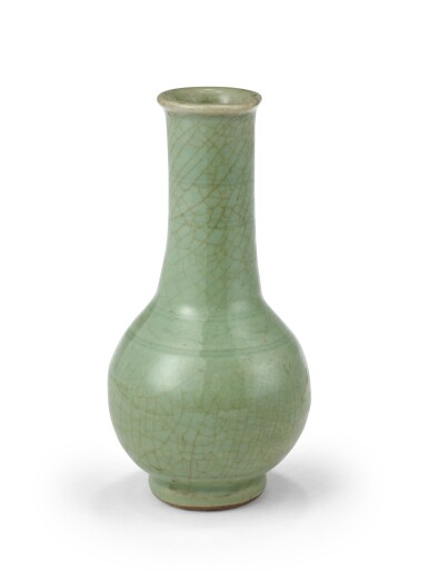 View full screen - View 1 of Lot 43. A Longquan celadon bottle vase Song-Ming dynasty | 宋至明 龍泉窰青釉直頸盤口瓶.