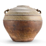 A large pottery jar, Six dynasties | 六朝 弦紋饕餮鋪首陶罐