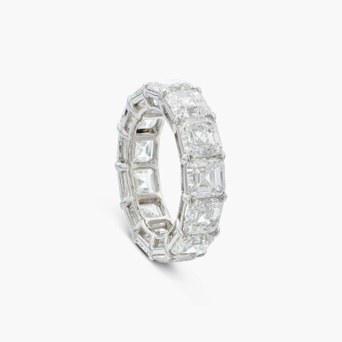 View full screen - View 1 of Lot 744. Diamond Ring.