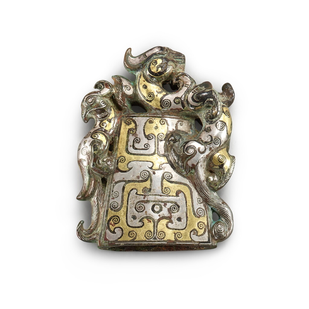 全萤幕检视 - 查看1030A gold and silver-inlaid bronze 'dragon and phoenix' fitting, Eastern Zhou dynasty, Warring States period or later | 東周戰國或更晚 青銅錯金銀龍鳳紋鑲嵌件的1