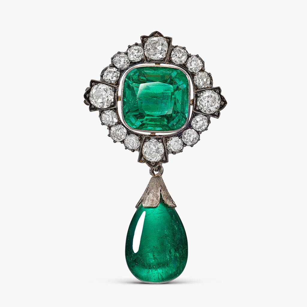 View full screen - View 1 of Lot 1707. Emerald and Diamond Brooch | 「哥倫比亞」祖母綠 配 鑽石 胸針.