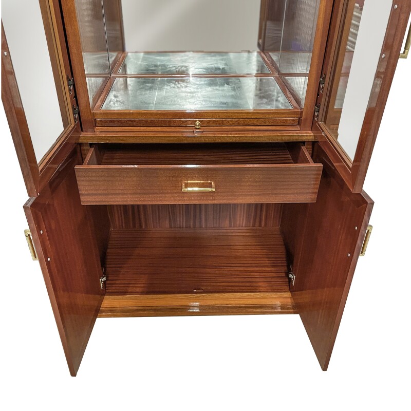 Cover image 0