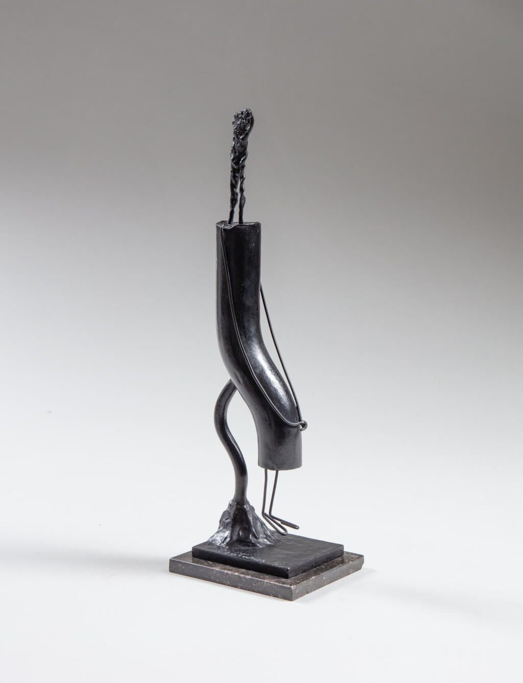View full screen - View 1 of Lot 1064. Femme tubulaire assise.