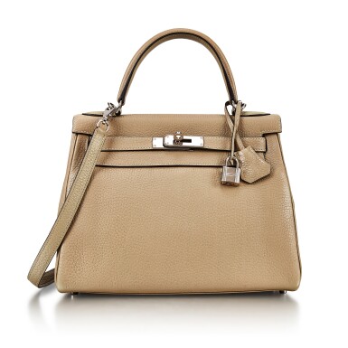 View full screen - View 1 of Lot 8370. Sauge Clemence Retourne Kelly 28 Palladium Hardware, 2016 | 愛馬仕灰綠色 Clemence 牛皮28公分 Retourne 內縫凱莉包,配鍍鈀金屬件,2016年.