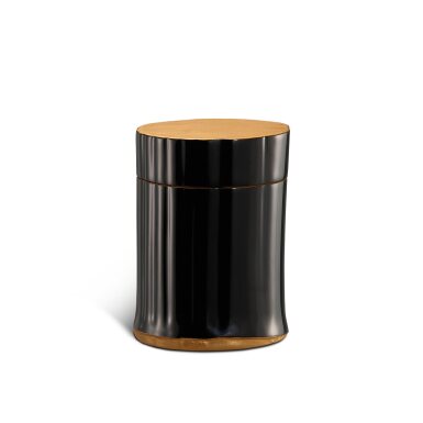 View full screen - View 1 of Lot 636. Ikeda Iwao (b. 1940), A black lacquered gold-painted bamboo tea caddy, chaki 池田巌 (1940年生) 黑漆金彩竹茶罐.