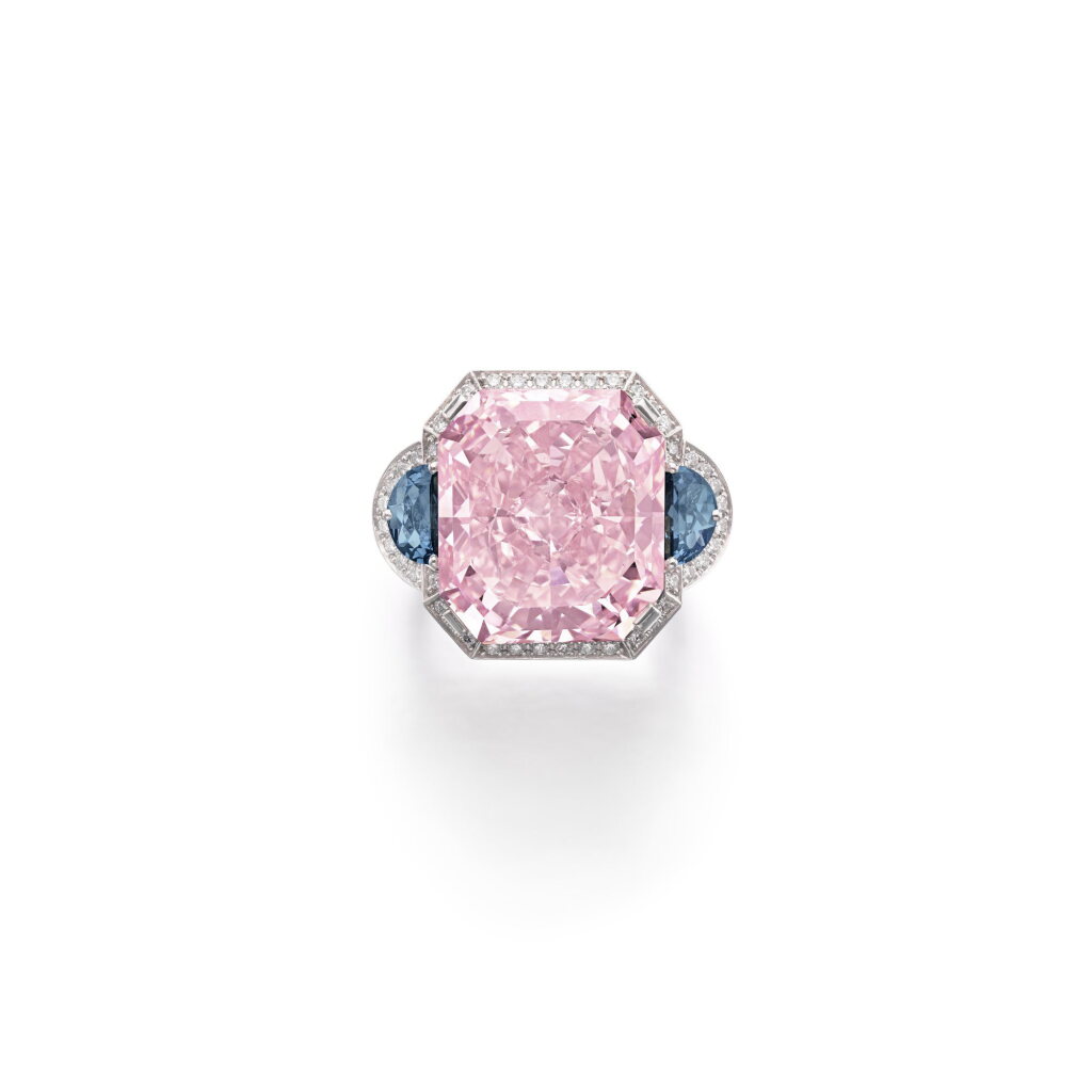 View full screen - View 1 of Lot 673. Impressive Fancy Intense Pink and Fancy Deep Grayish Blue diamond ring | 濃彩粉紅色及深彩灰藍色鑽石戒指.