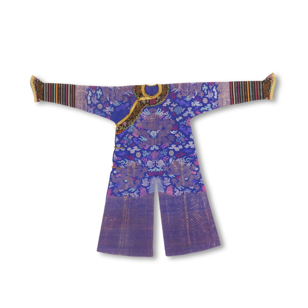 View full screen - View 1 of Lot 263. A blue-ground silk brocade ‘dragon' robe, Late Qing dynasty | 晚清 藍地緞織雲龍紋吉服.