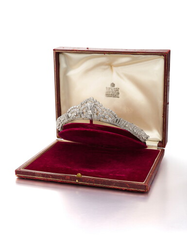 View full screen - View 1 of Lot 1654. DIAMOND TIARA / CLIP BROOCHES / BRACELET, POSSIBLY GARRARD & CO.| 鑽石冠冕 / 胸針 / 手鏈, Possibly Garrard & Co..