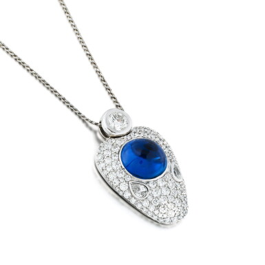 View full screen - View 1 of Lot 78. Pendentif saphir et diamants | Sapphire and diamond pendant.
