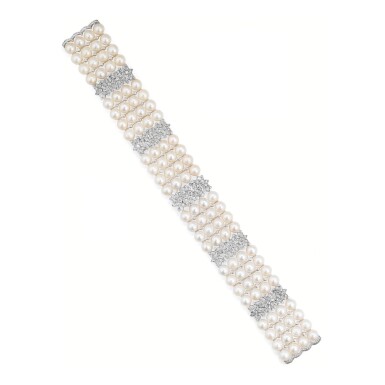 View full screen - View 1 of Lot 96. COLLIER RAS-DU-COU PERLES DE CULTURE ET DIAMANTS | CULTURED PEARL AND DIAMOND COLLIER DE CHIEN.